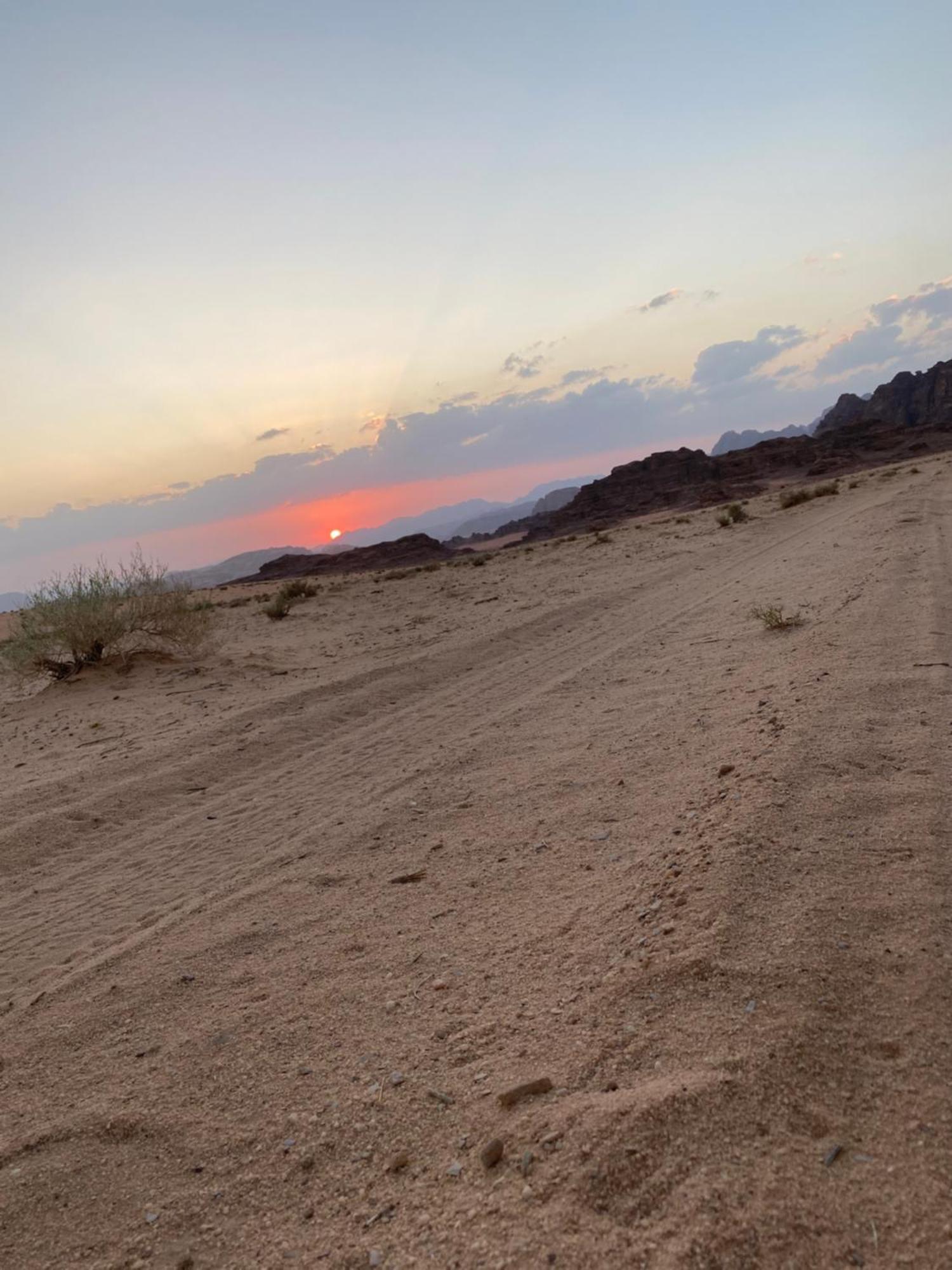 Wadirum Zeid Camp&Tours وادي رم المظهر الخارجي الصورة